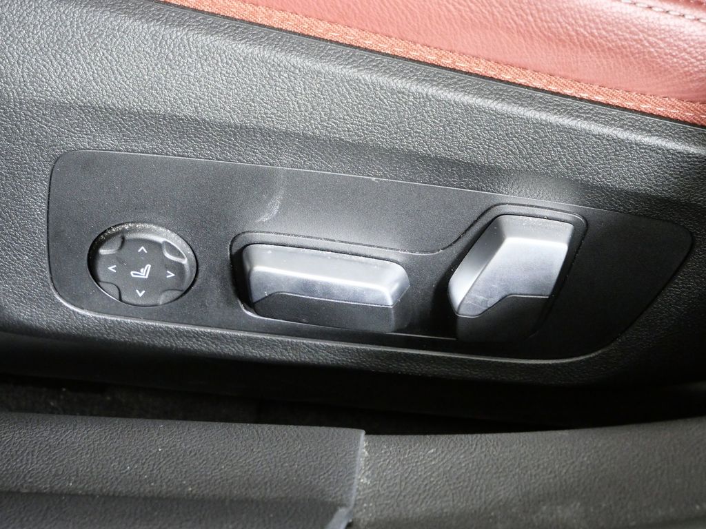 Thumbnail: 2023 BMW i4 - 39