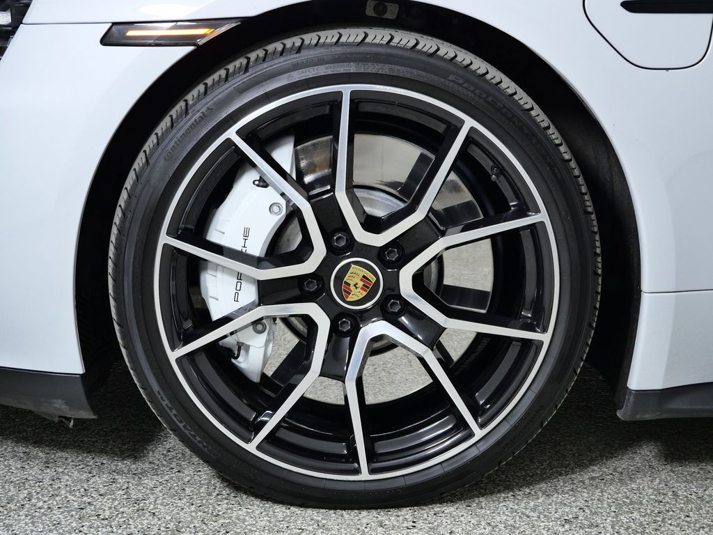 Thumbnail: 2024 Porsche Taycan - 17
