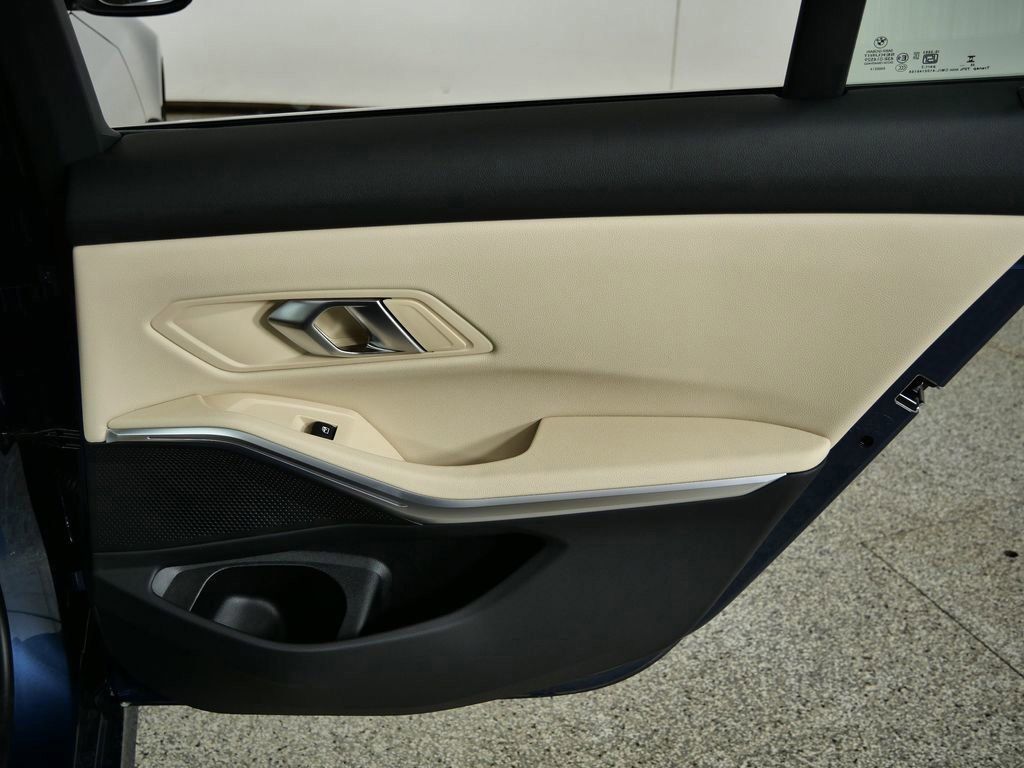Thumbnail: 2026 BMW 3 Series - 25