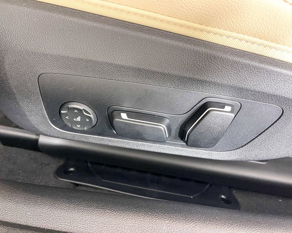 Thumbnail: 2025 BMW 4 Series - 35