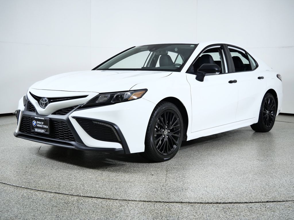 2022 Toyota Camry SE -
                  Wayzata, MN