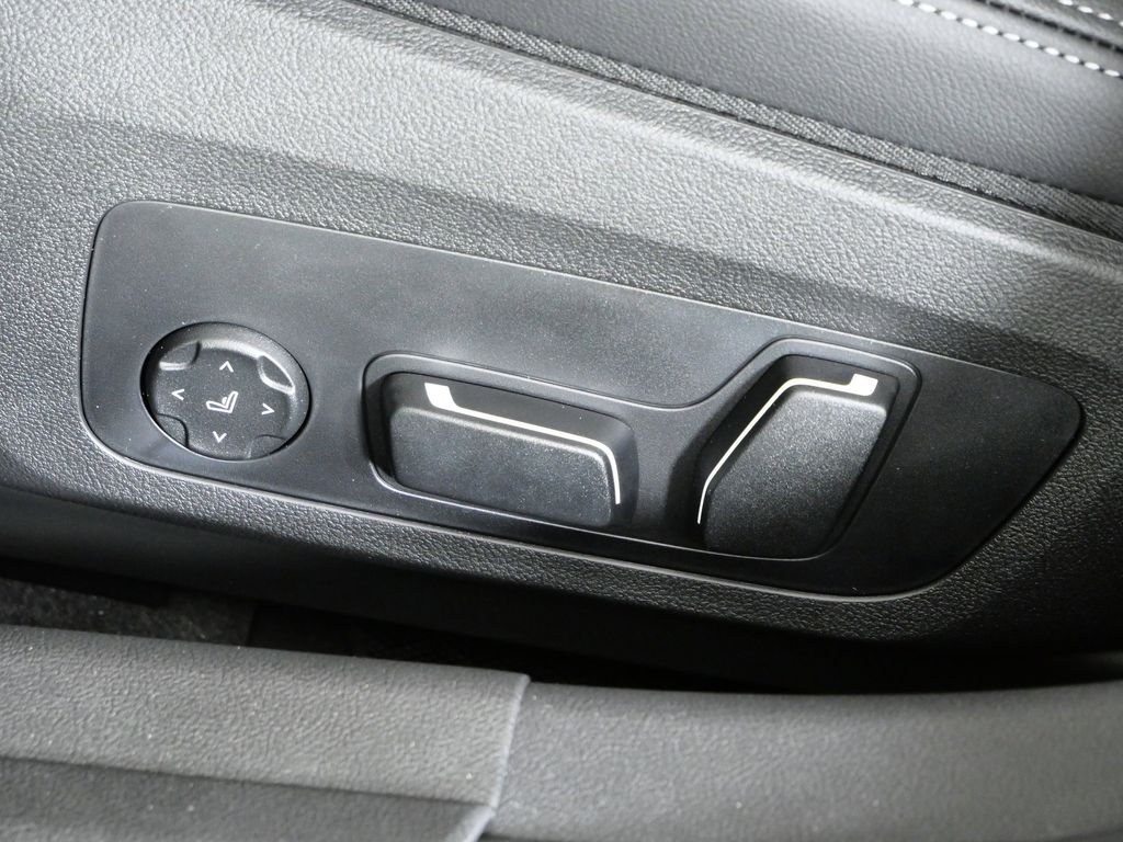 Thumbnail: 2026 BMW 3 Series - 37