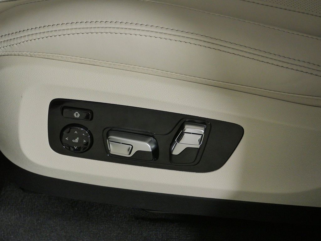 Thumbnail: 2026 BMW X5 - 39