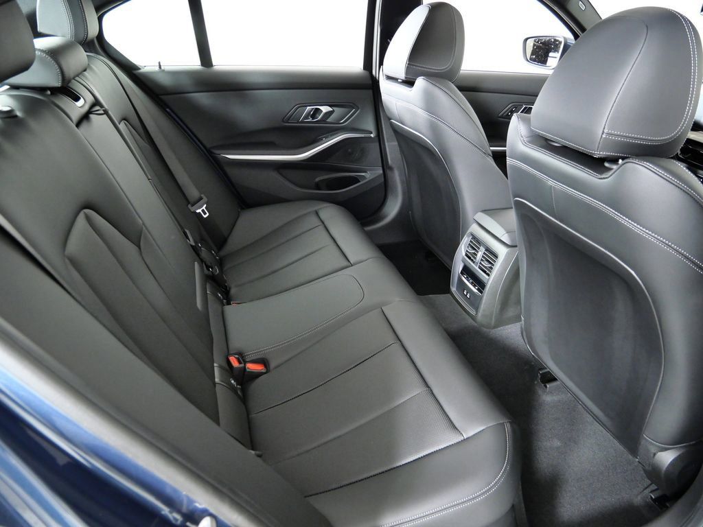 Thumbnail: 2026 BMW 3 Series - 27