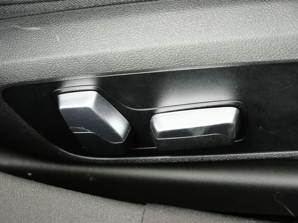 Thumbnail: 2023 BMW 4 Series - 23