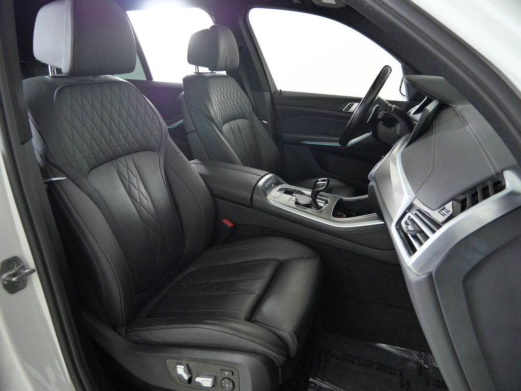 Thumbnail: 2022 BMW X5 - 22