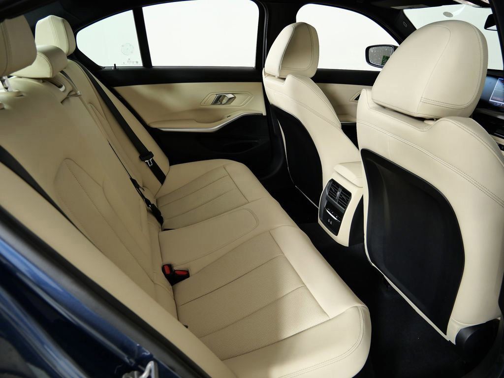 Thumbnail: 2026 BMW 3 Series - 26