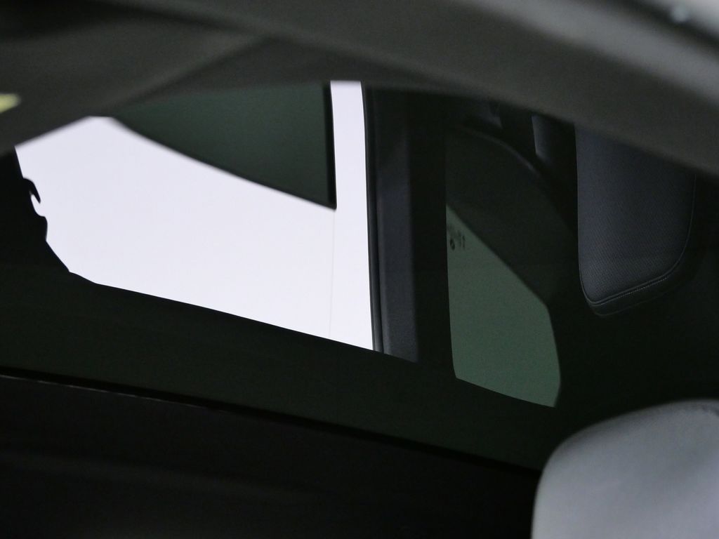 Thumbnail: 2023 BMW iX - 23