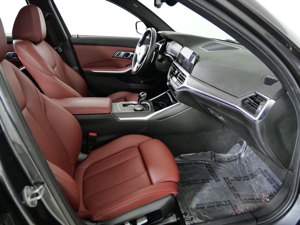 Thumbnail: 2022 BMW 3 Series - 21