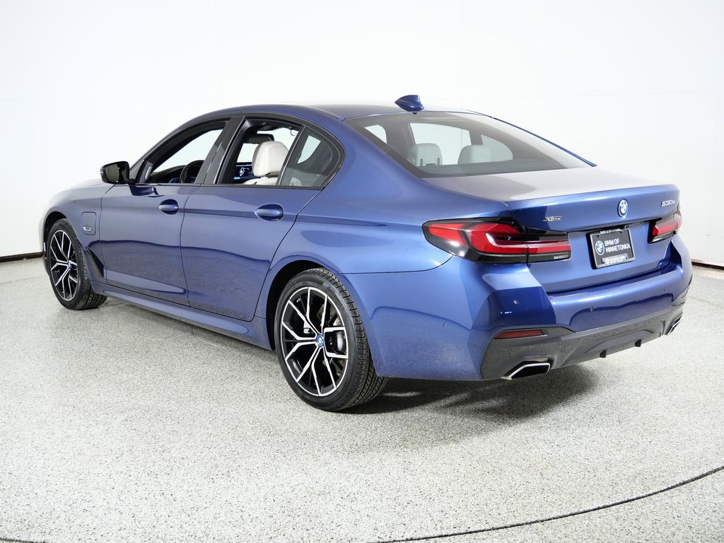 Thumbnail: 2023 BMW 5 Series - 17