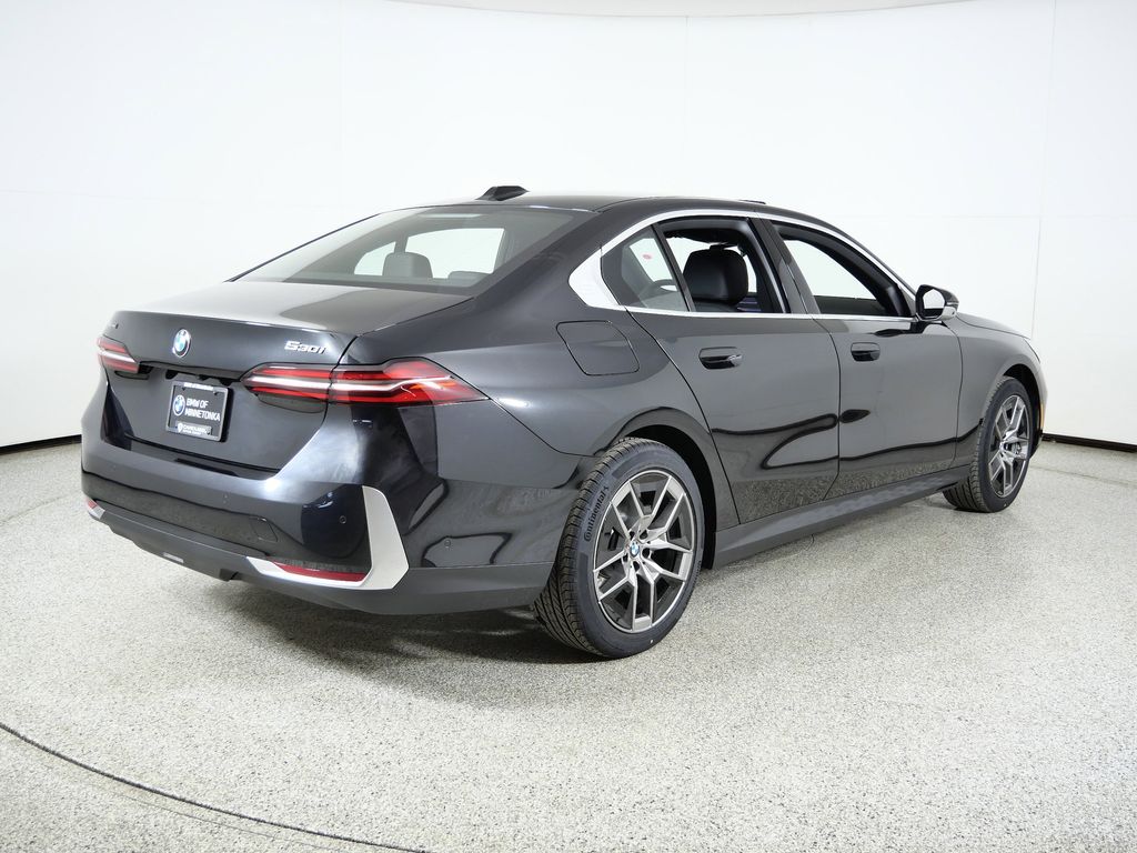 Thumbnail: 2026 BMW 5 Series - 9