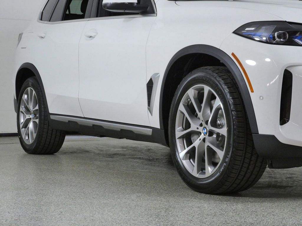 Thumbnail: 2026 BMW X5 - 6
