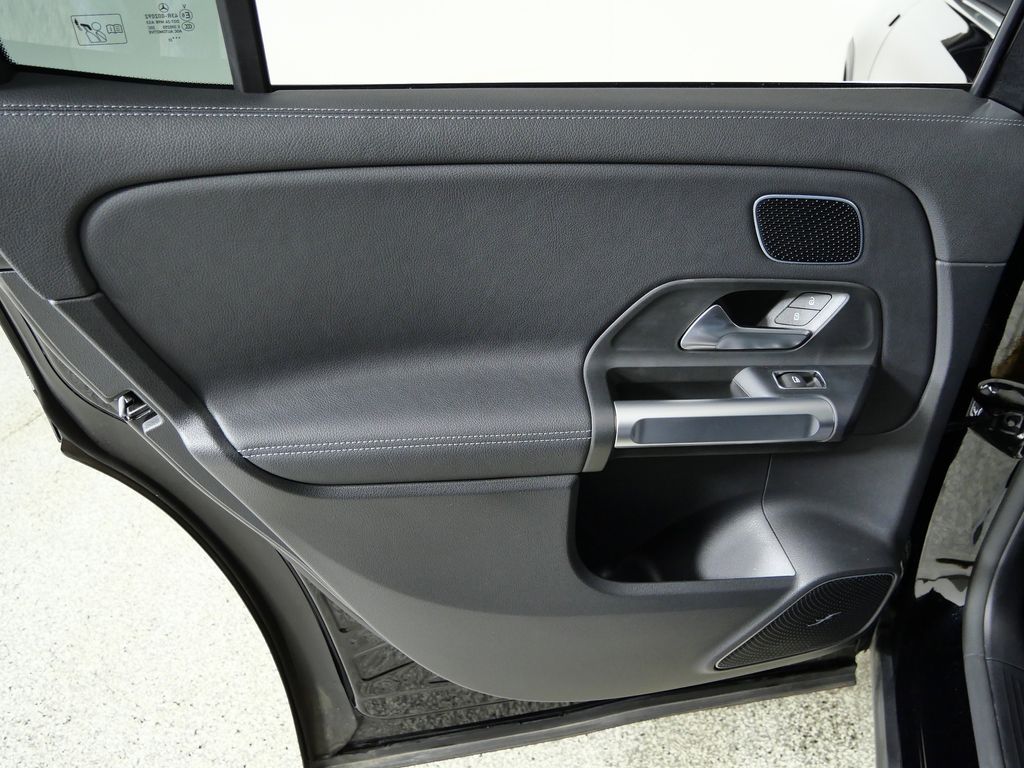 Thumbnail: 2022 Mercedes-Benz EQB - 30