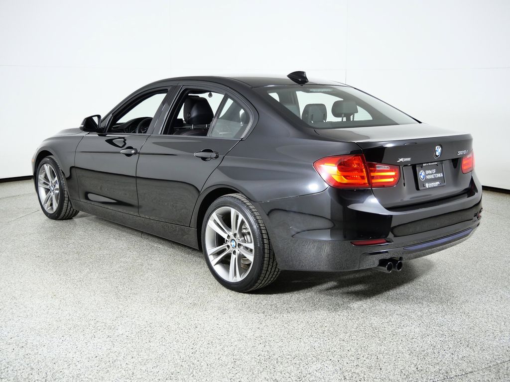 Thumbnail: 2013 BMW 3 Series - 15