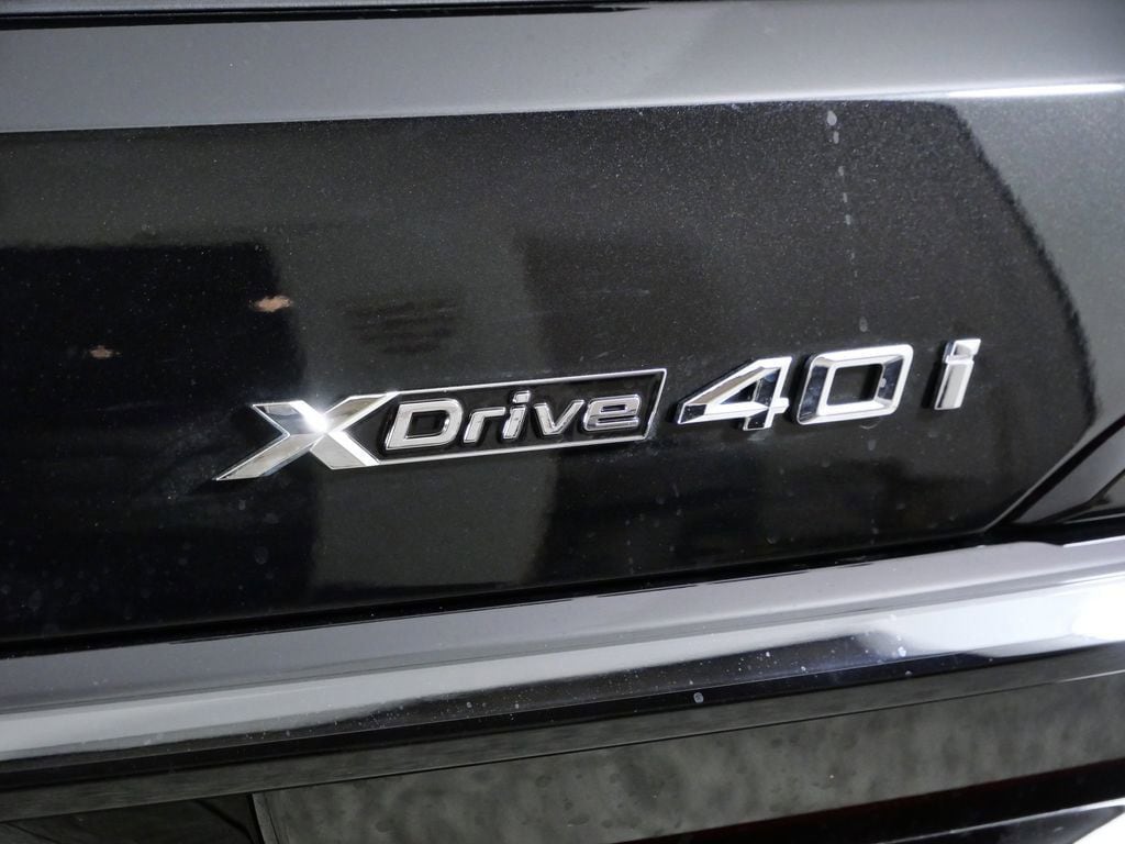 Thumbnail: 2026 BMW X7 - 14