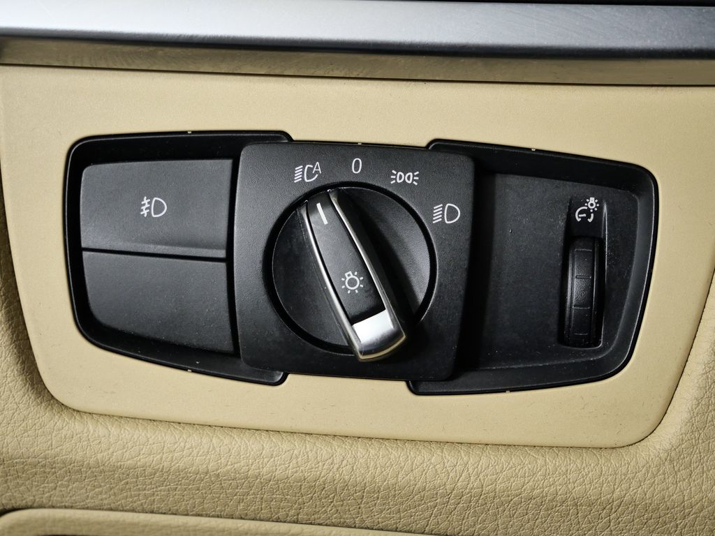 Thumbnail: 2017 BMW 3 Series - 38