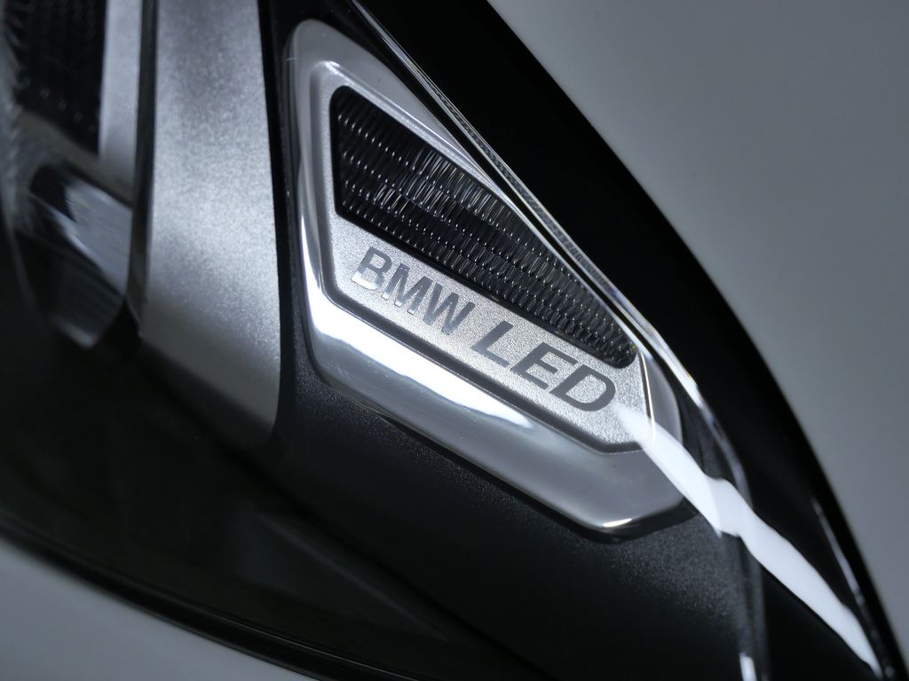 Thumbnail: 2025 BMW 3 Series - 5