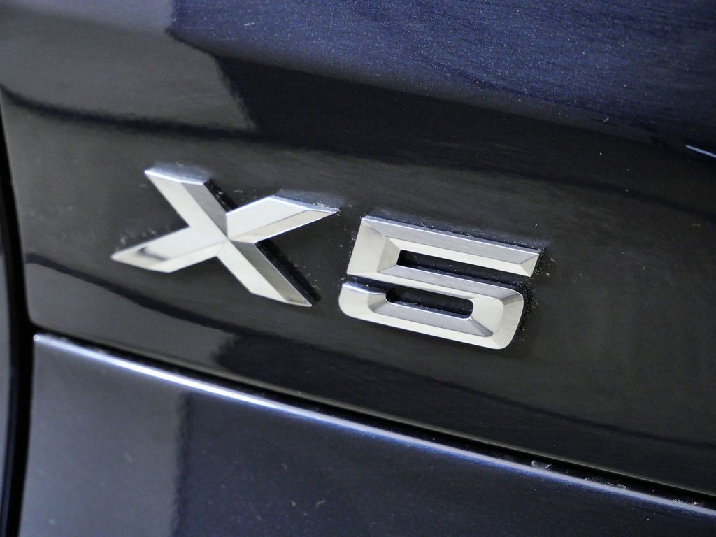 Thumbnail: 2026 BMW X5 - 13