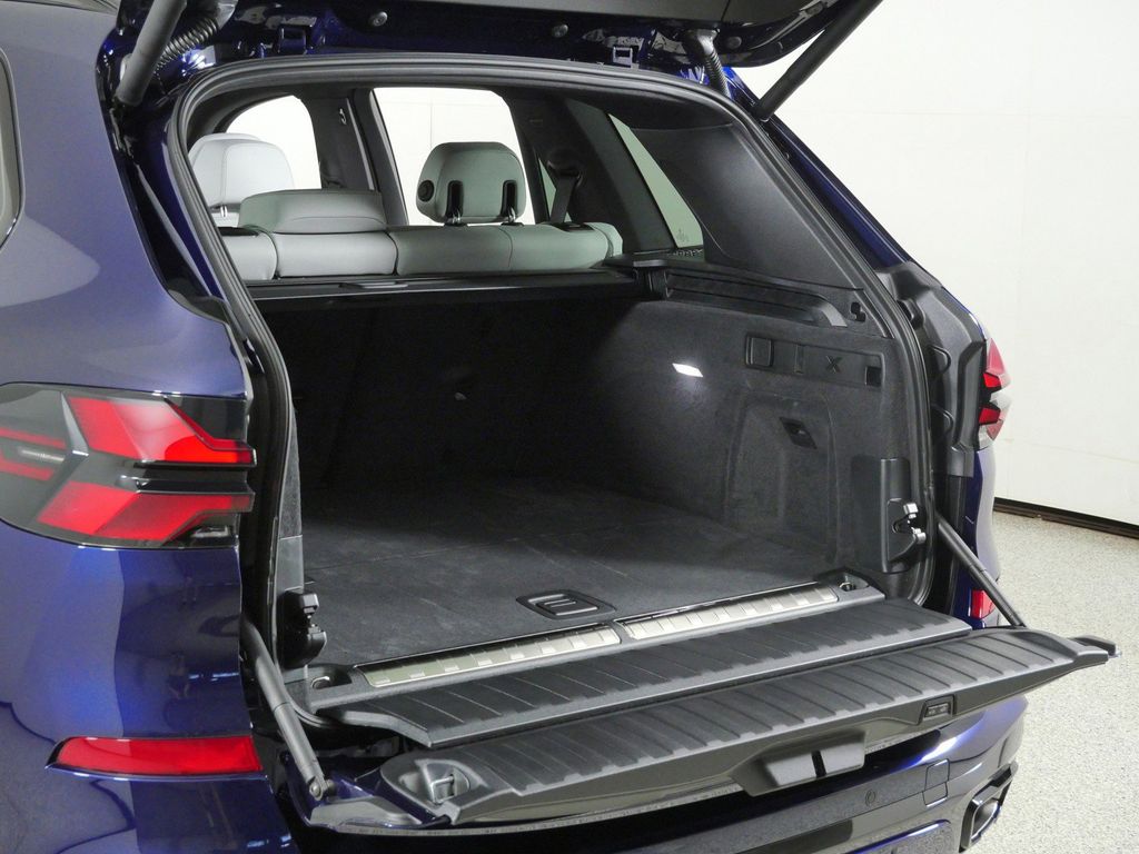 Thumbnail: 2026 BMW X5 - 29
