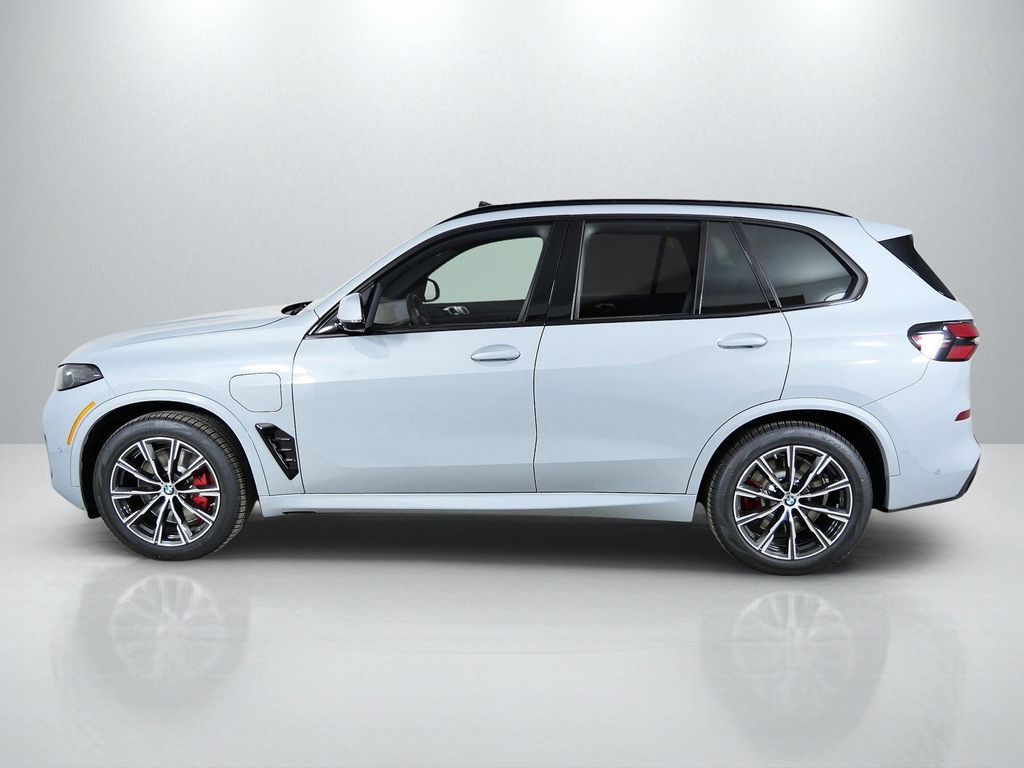 Thumbnail: 2026 BMW X5 - 15