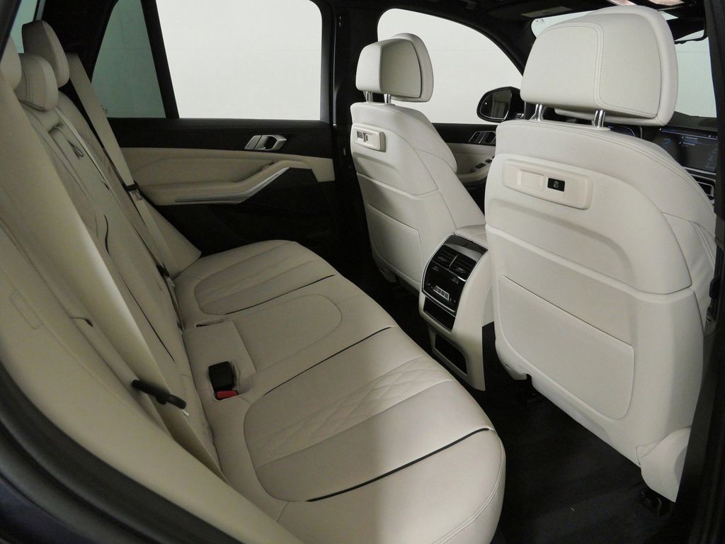 Thumbnail: 2022 BMW X5 - 29