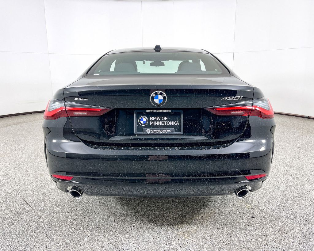 Thumbnail: 2025 BMW 4 Series - 12