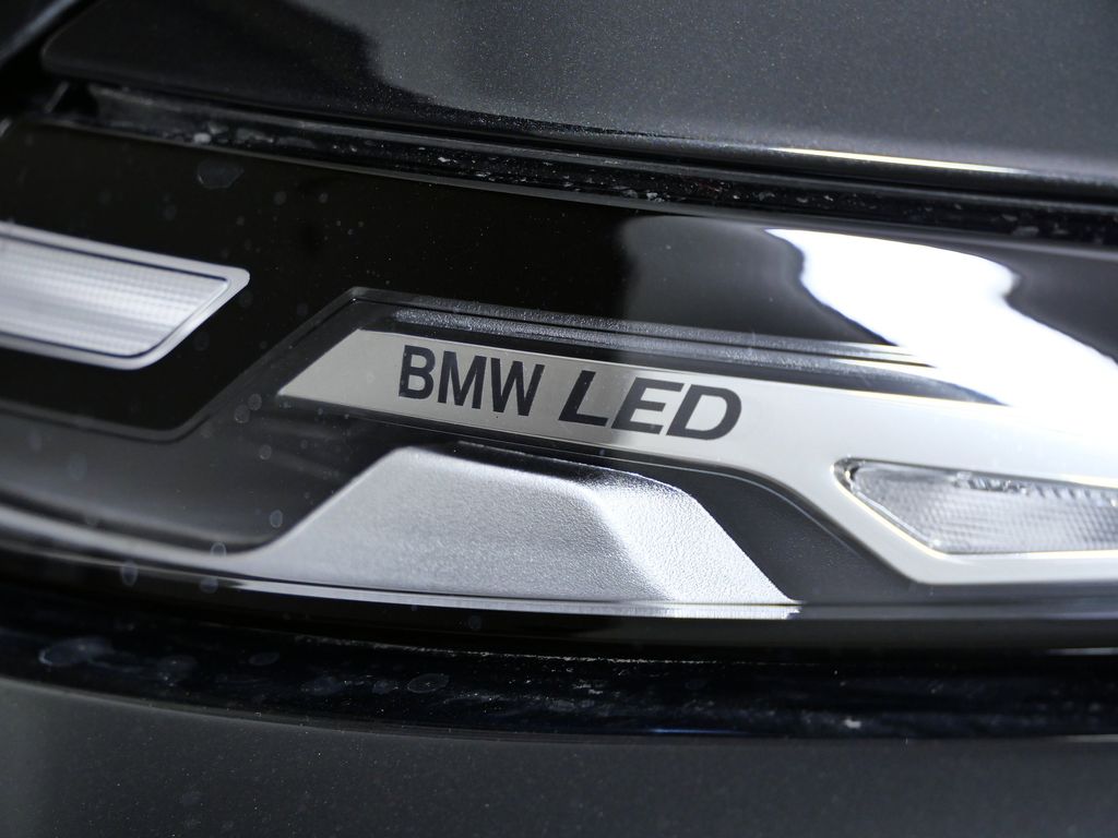 Thumbnail: 2026 BMW X7 - 4