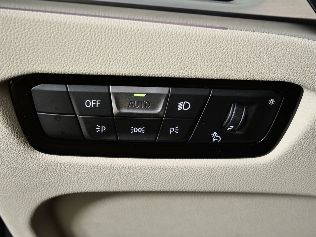 Thumbnail: 2023 BMW 3 Series - 42