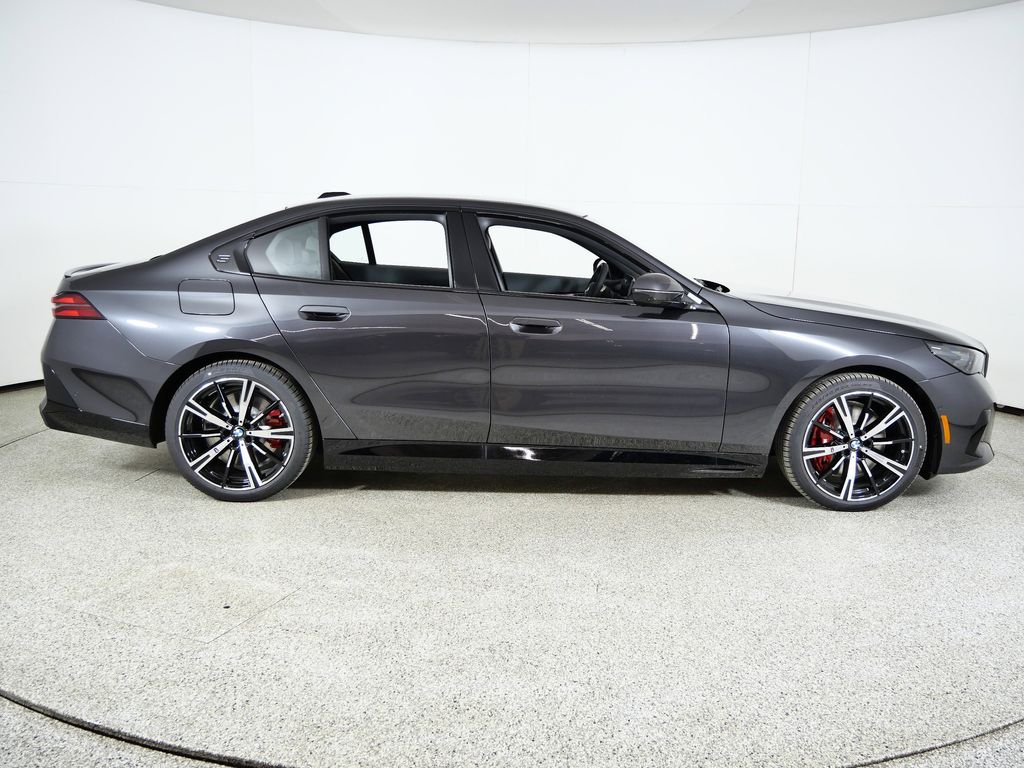 Thumbnail: 2026 BMW 5 Series - 8