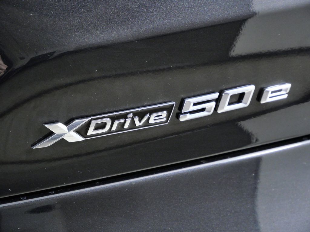 Thumbnail: 2026 BMW X5 - 12