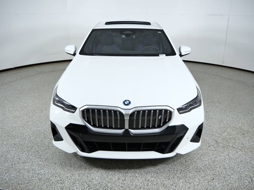Thumbnail: 2026 BMW i5 - 18