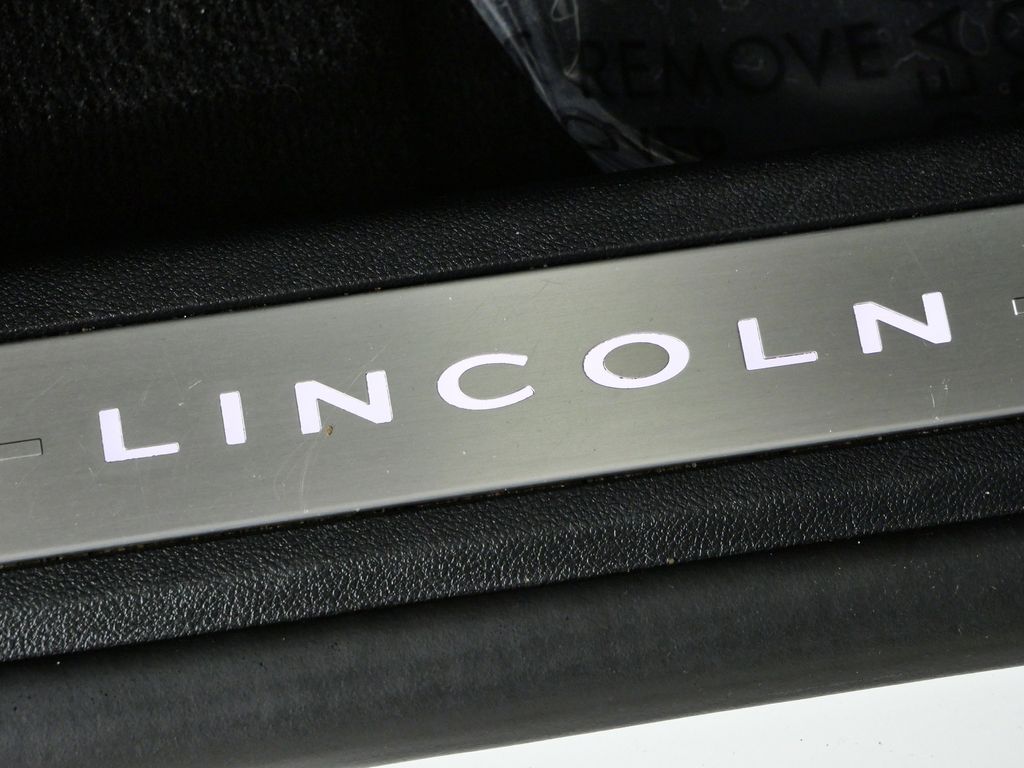 Thumbnail: 2023 Lincoln Aviator - 23