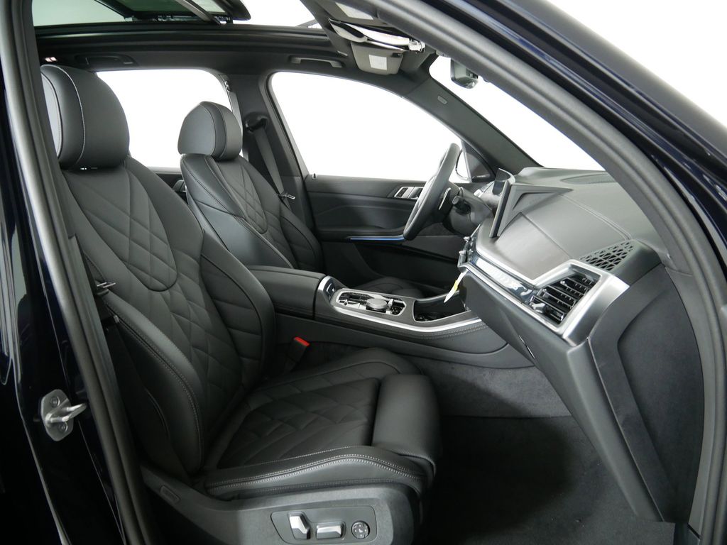 Thumbnail: 2026 BMW X5 - 21