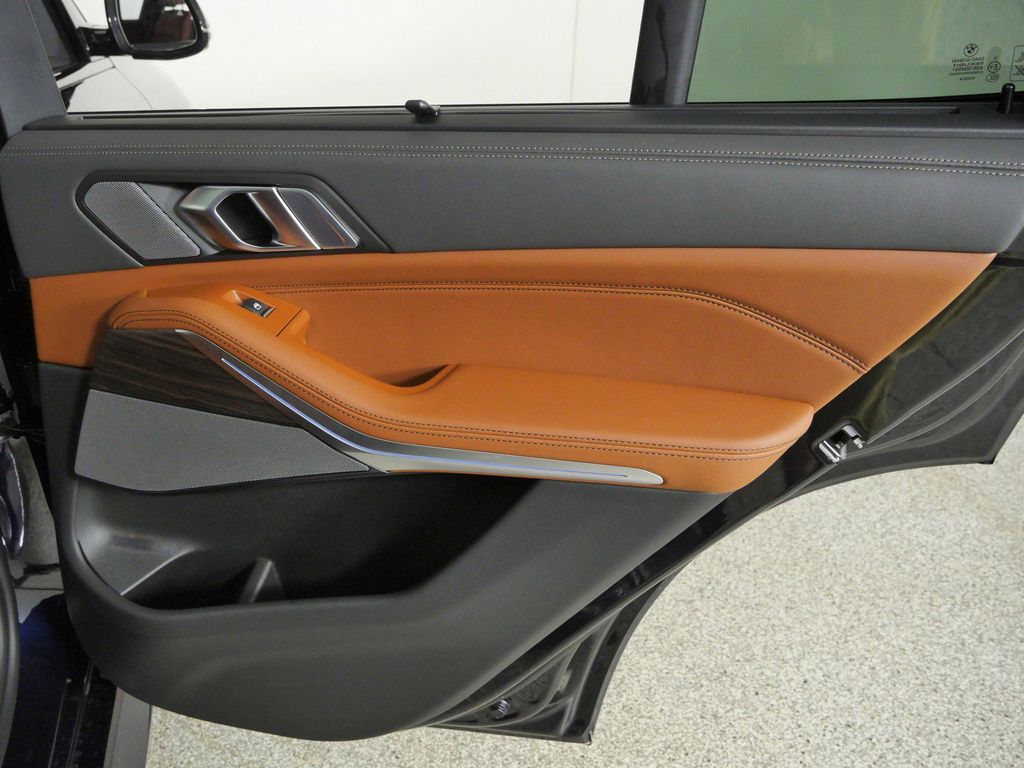 Thumbnail: 2026 BMW X5 - 25