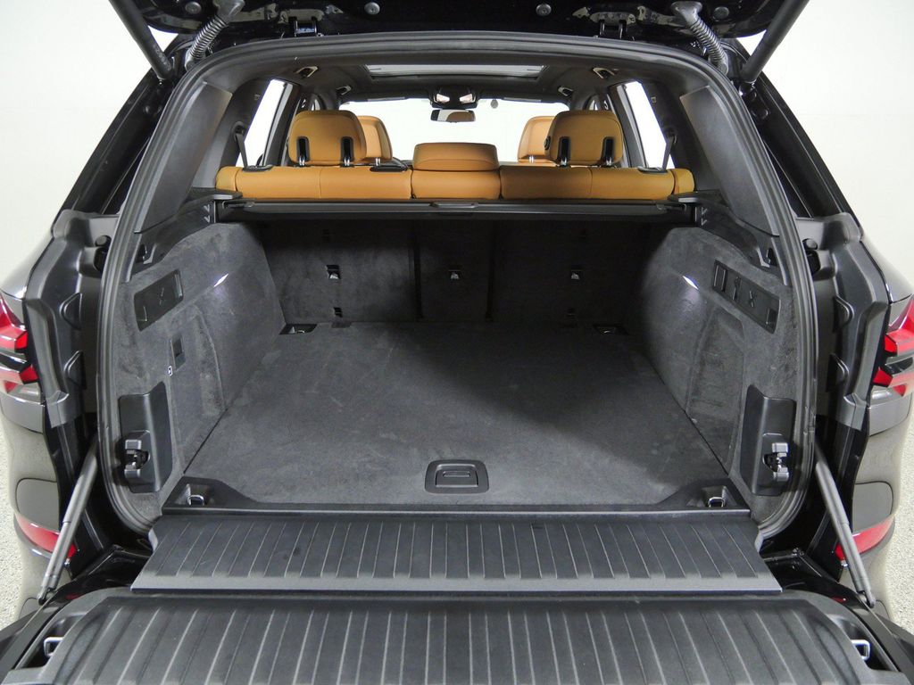 Thumbnail: 2026 BMW X5 - 28