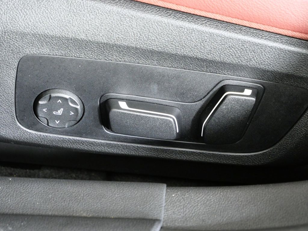 Thumbnail: 2025 BMW i4 - 43