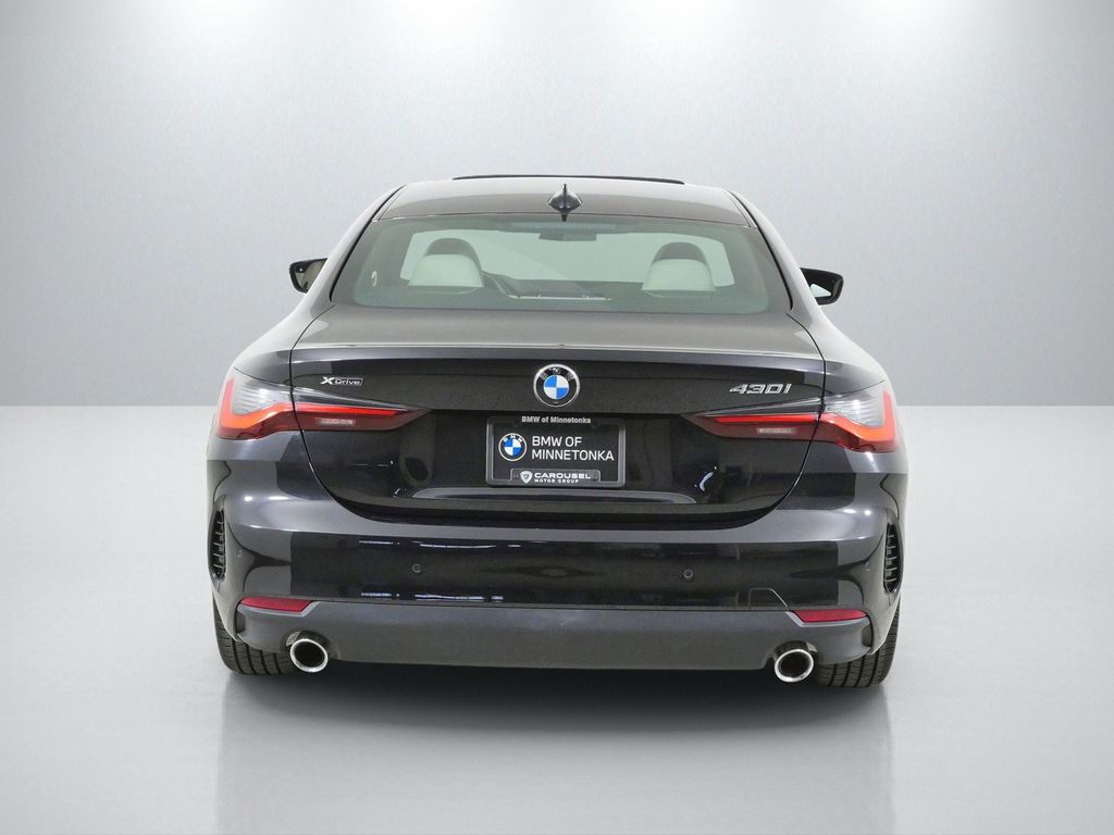 Thumbnail: 2021 BMW 4 Series - 10