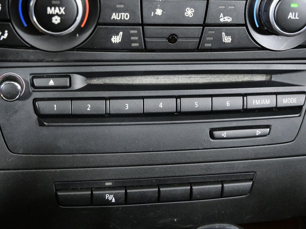 Thumbnail: 2011 BMW 3 Series - 44