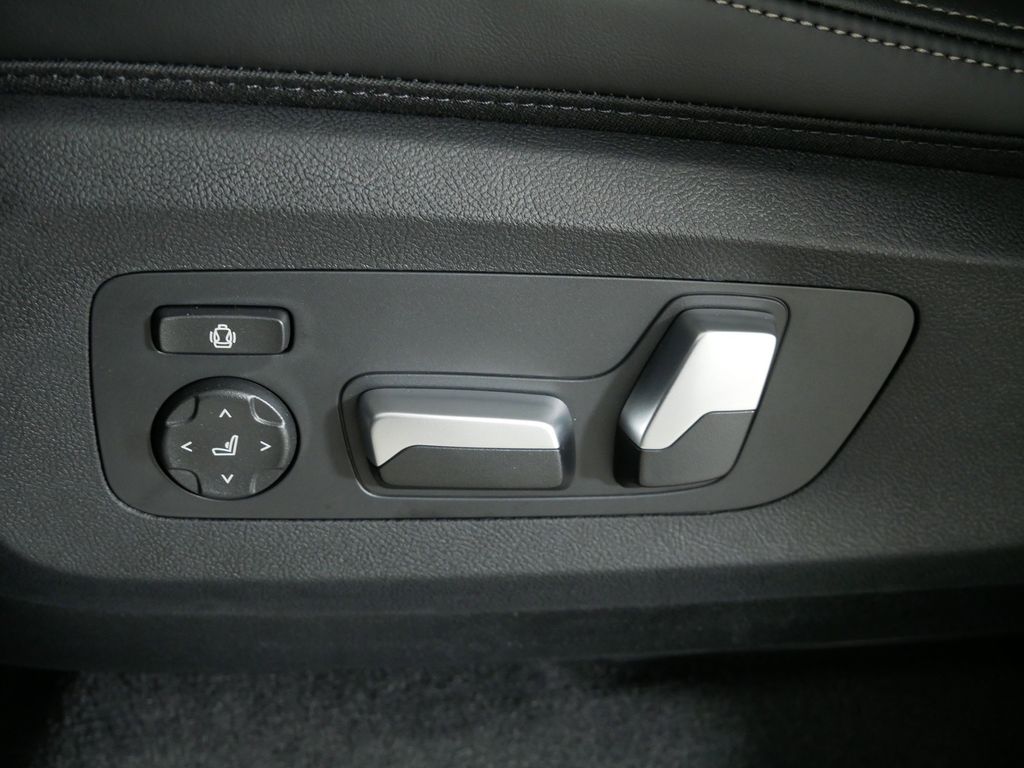 Thumbnail: 2026 BMW X5 - 35