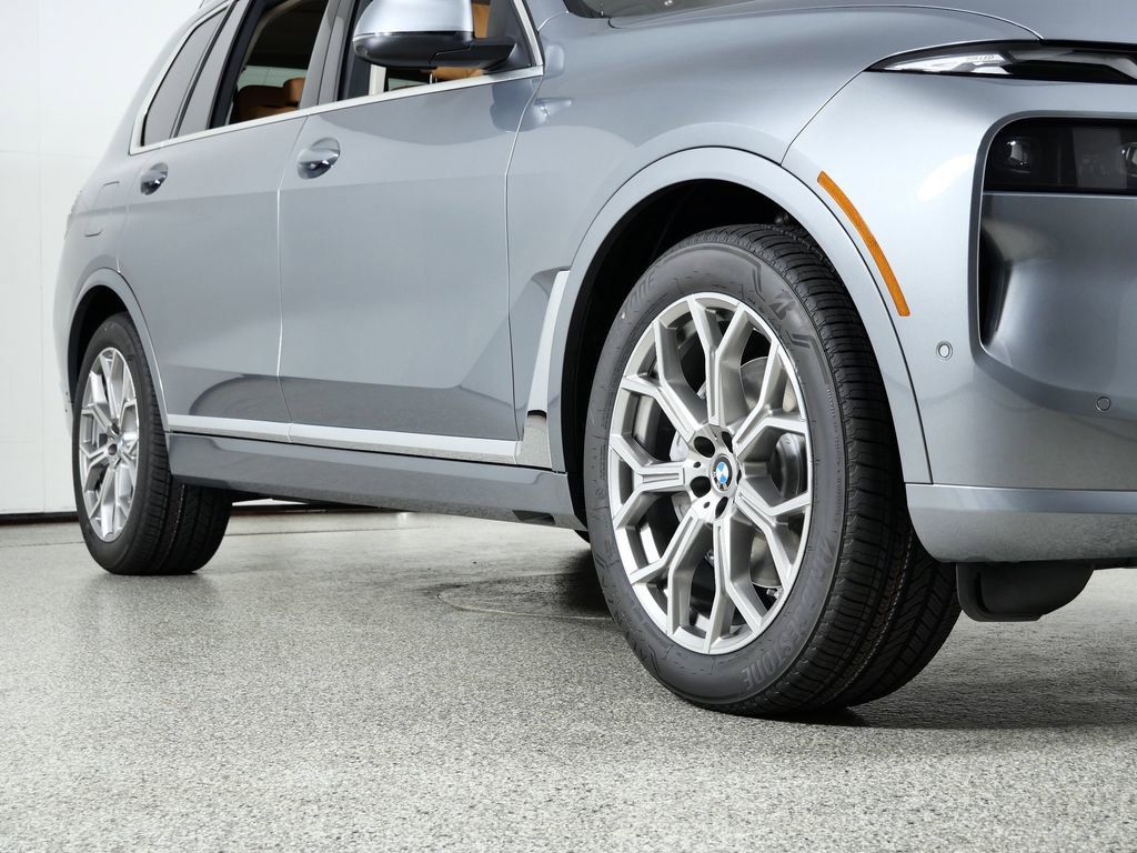 Thumbnail: 2026 BMW X7 - 8