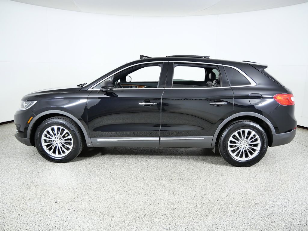 Thumbnail: 2017 Lincoln MKX - 16