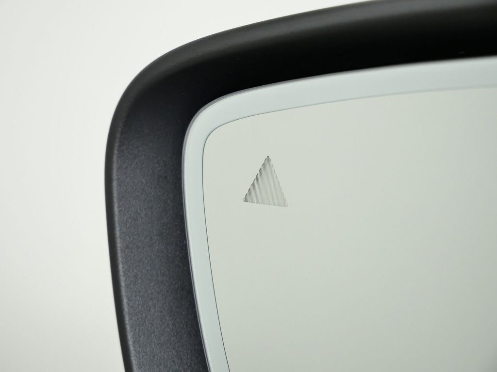 Thumbnail: 2026 BMW 3 Series - 36