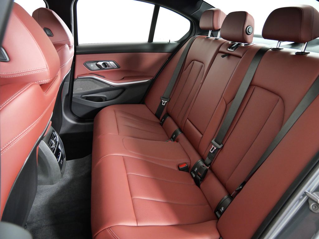 Thumbnail: 2025 BMW 3 Series - 36