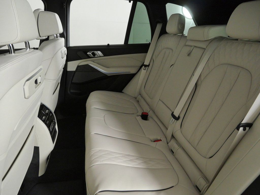 Thumbnail: 2026 BMW X5 - 33