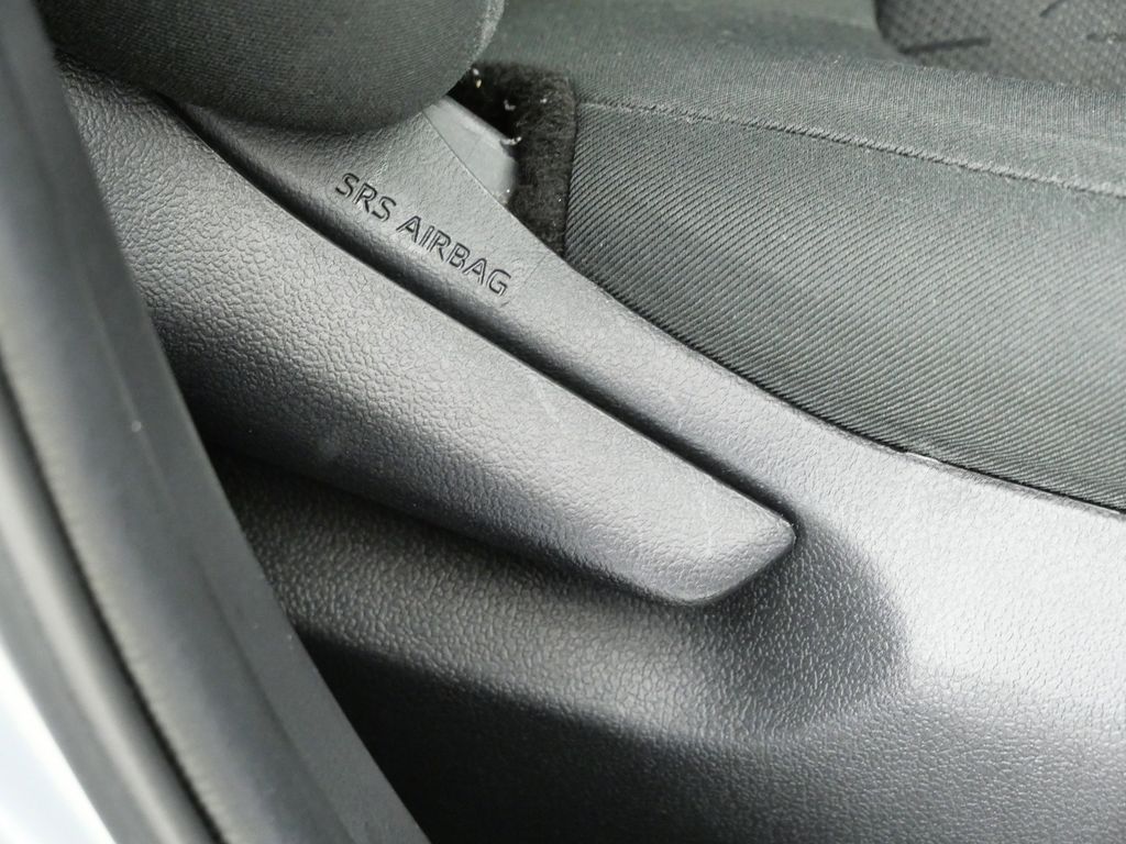 Thumbnail: 2021 Toyota RAV4 - 22