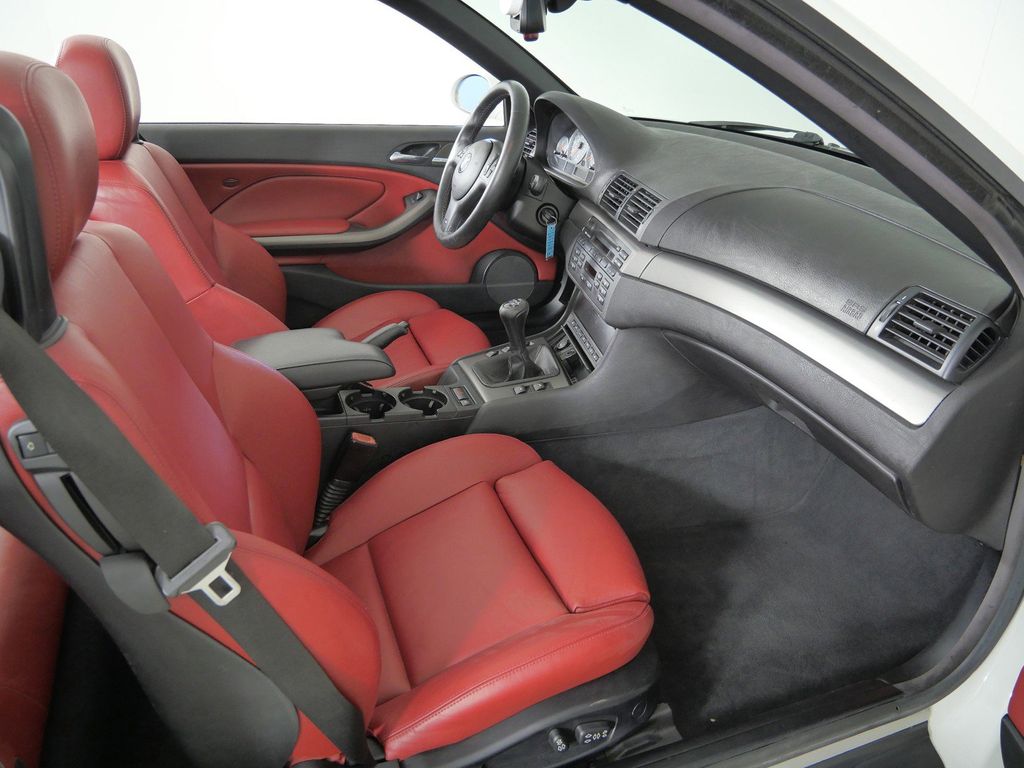 Thumbnail: 2004 BMW M3 - 20