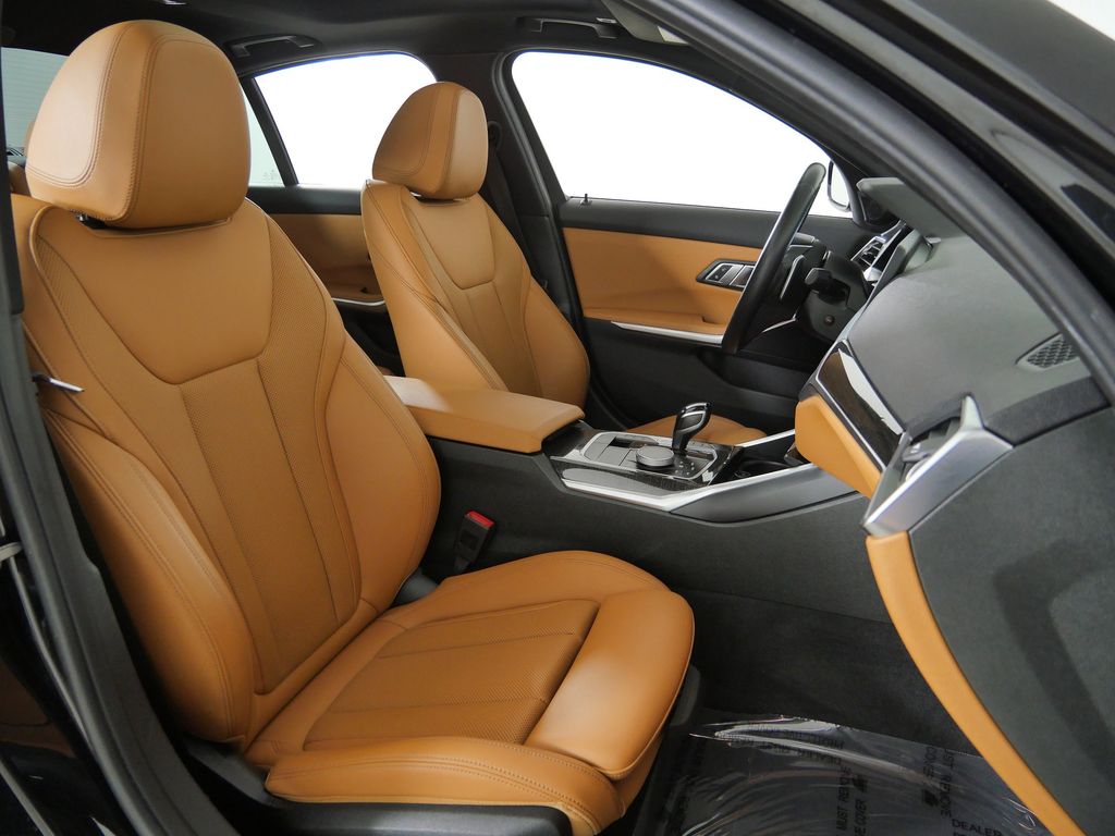 Thumbnail: 2022 BMW 3 Series - 22