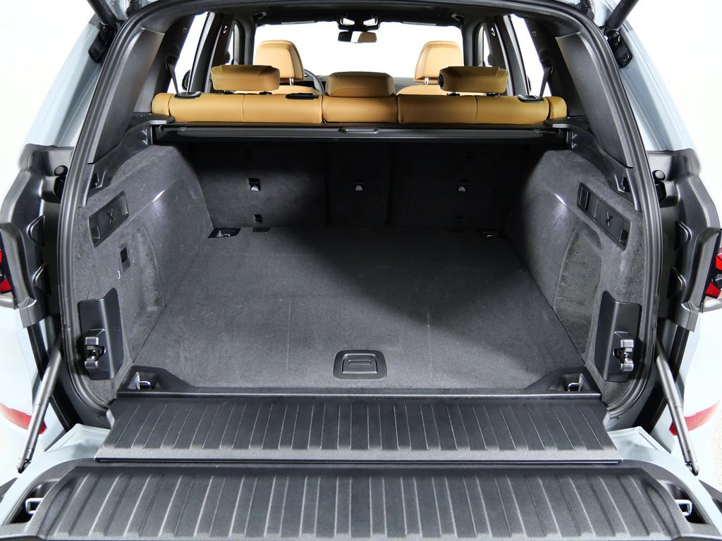 Thumbnail: 2026 BMW X5 - 28