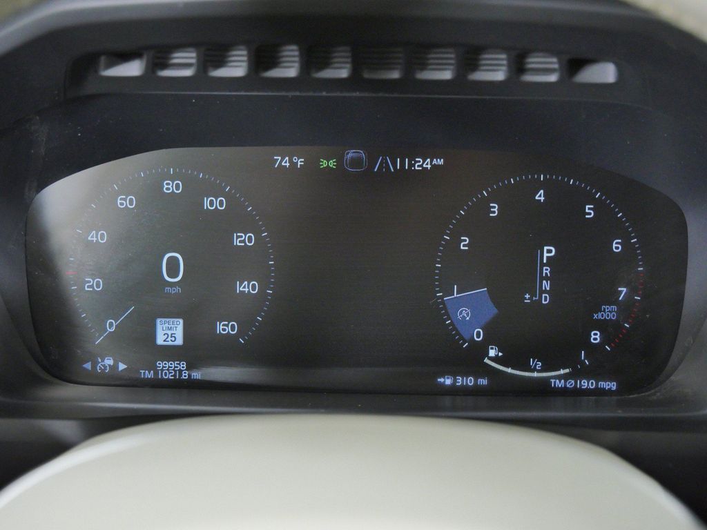 Thumbnail: 2022 Volvo XC90 - 50