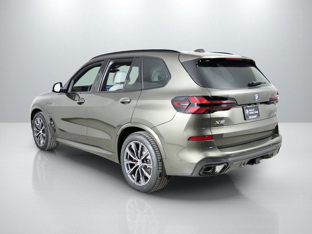 Thumbnail: 2026 BMW X5 - 14